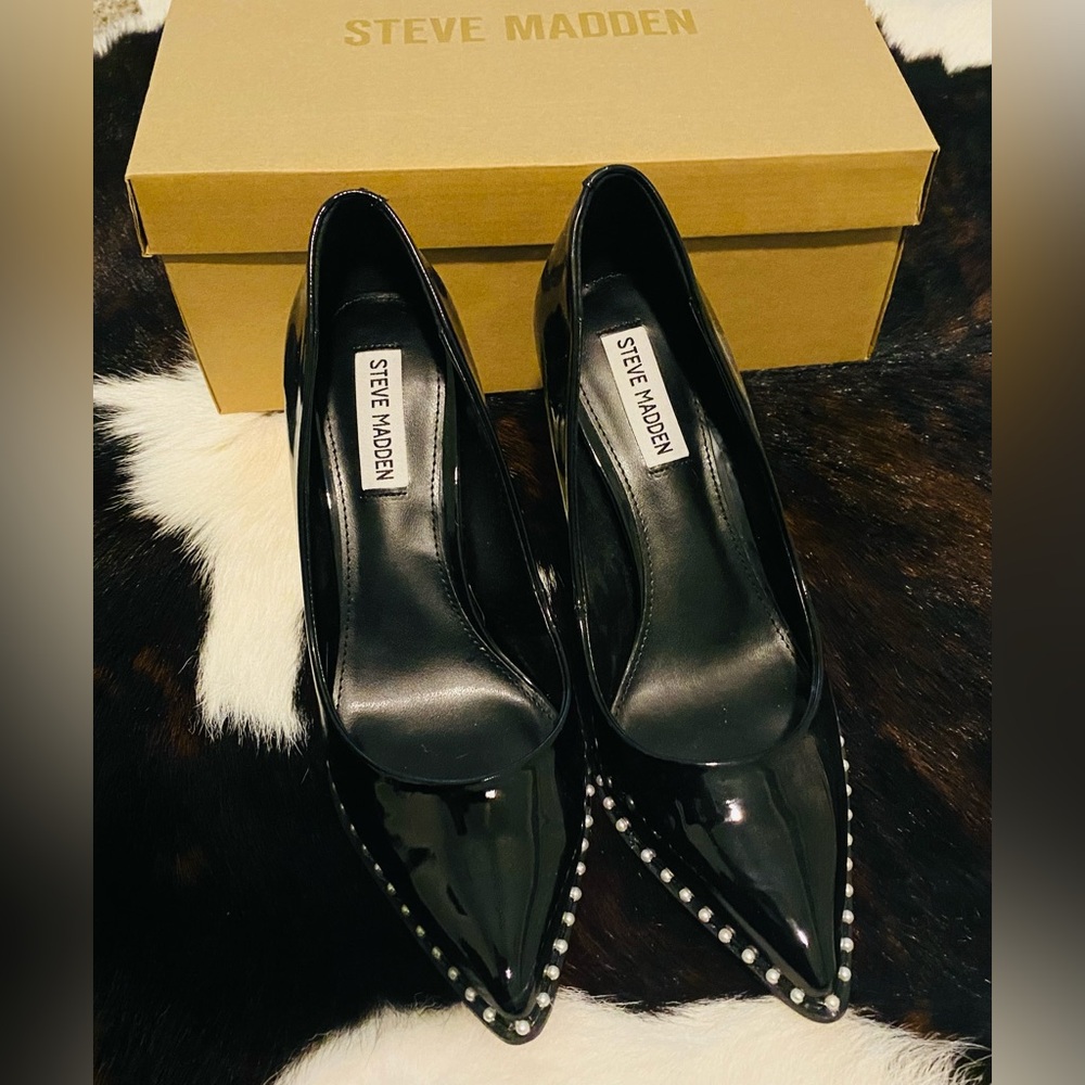 Steve Madden pump size 8.5. Wore one time like new!